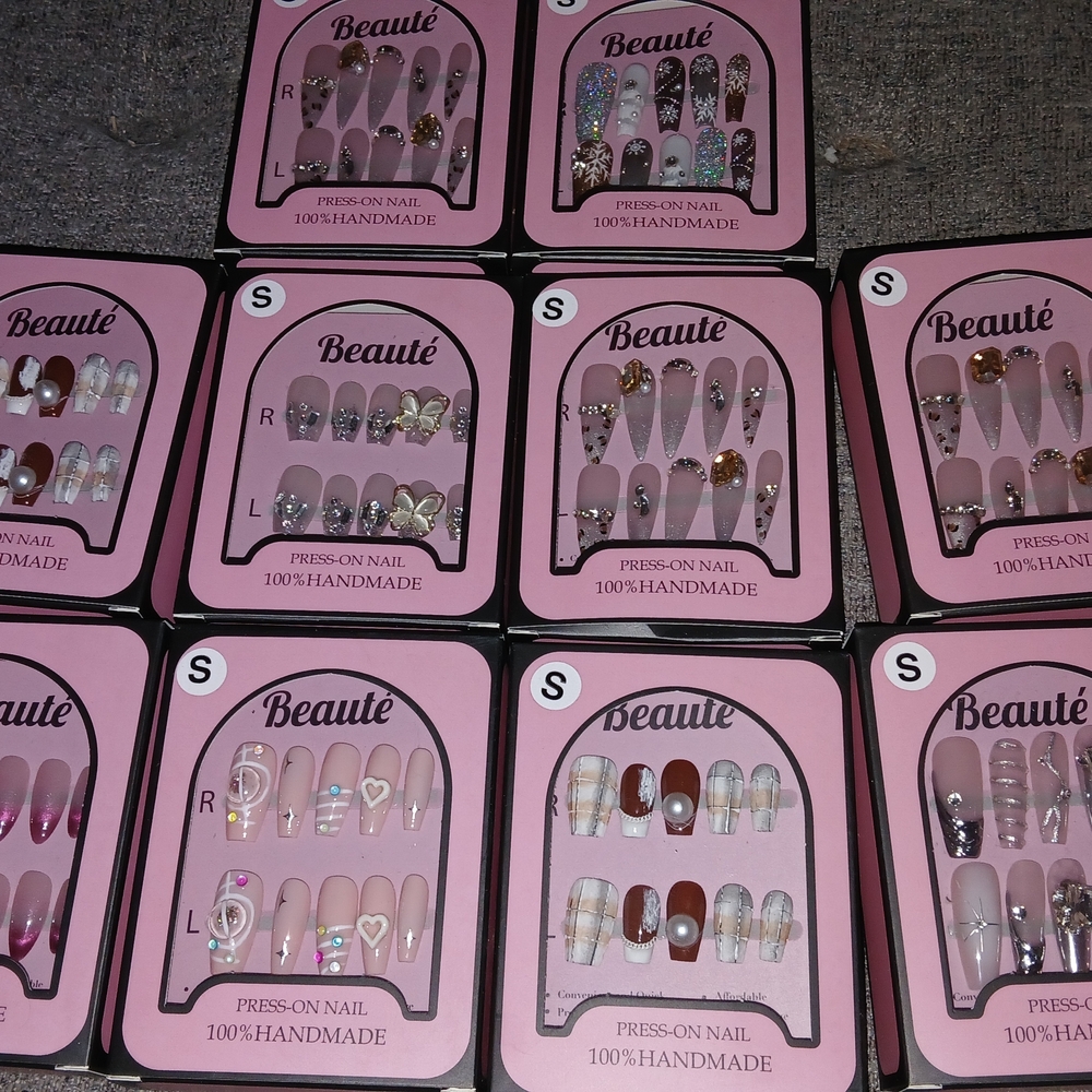 Beauté Press-On Nail Set — Pink & Nude Accent Nails